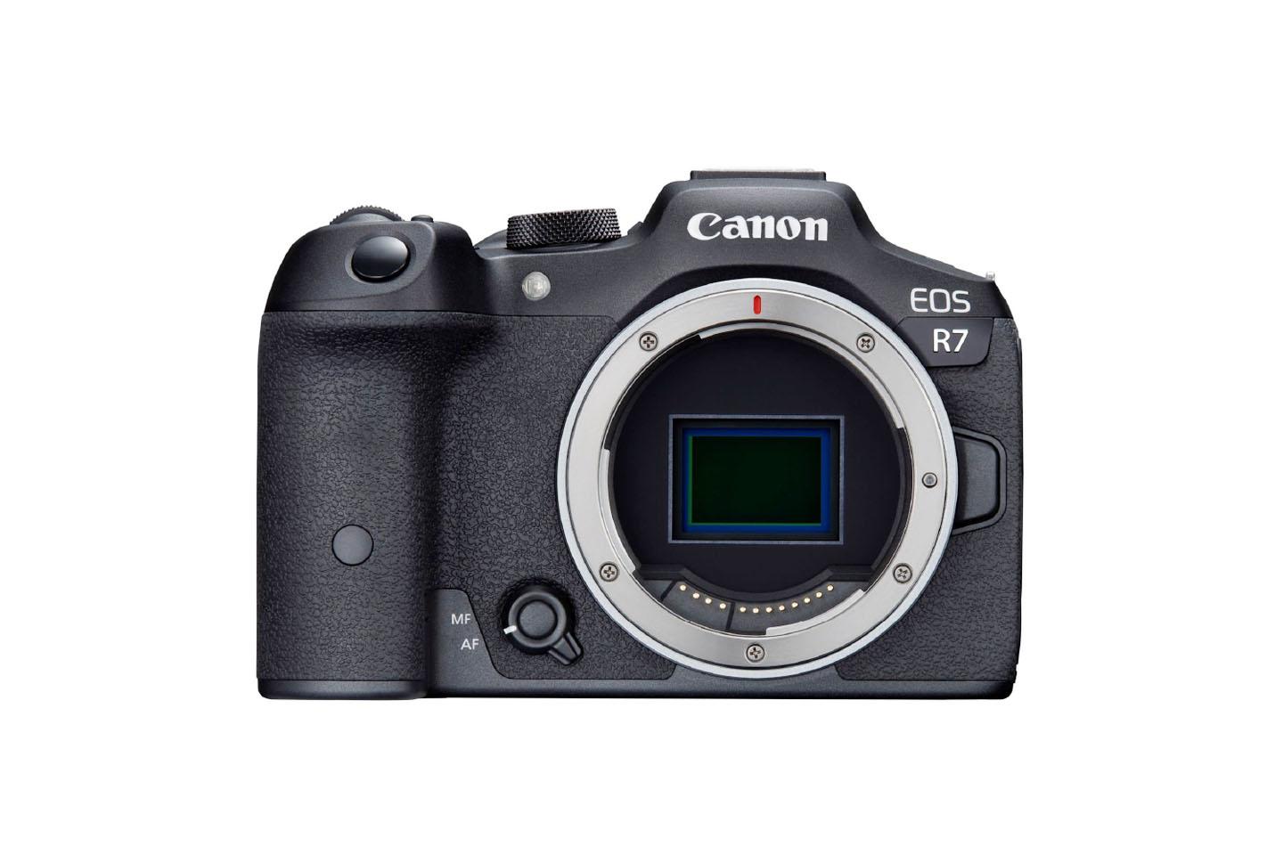 Canon EOS R7+EFマウント変換アダプター